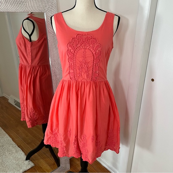 Old Navy Dresses & Skirts - Old Navy Coral Embroidered Dress, 100% Cotton Fit & Flare